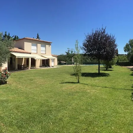 Spacieuse Avec Piscine Et Grand Jardin Villa *