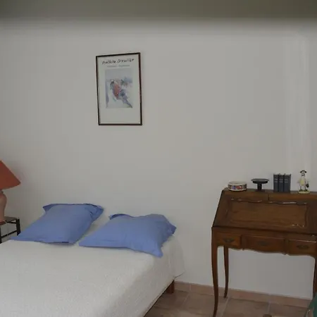 Spacieuse Avec Piscine Et Grand Jardin Villa