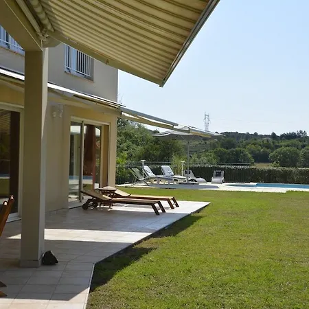 Spacieuse Avec Piscine Et Grand Jardin *
