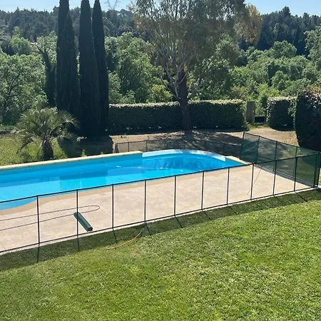 Spacieuse Avec Piscine Et Grand Jardin Villa *