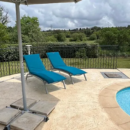 Spacieuse Avec Piscine Et Grand Jardin